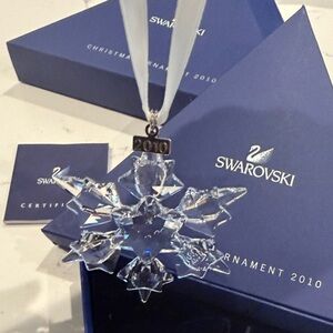 NIB 2010 Swarovski Crystal Snowflake Christmas Ornament holiday collection new